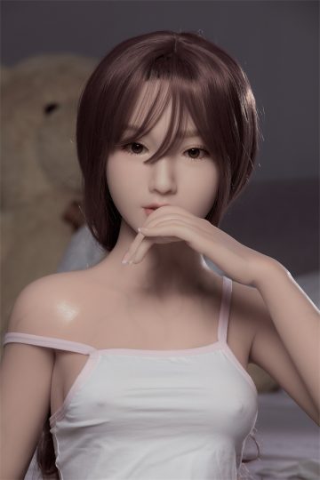 A királyi szexbabák ázsiai gyártójához fordulok