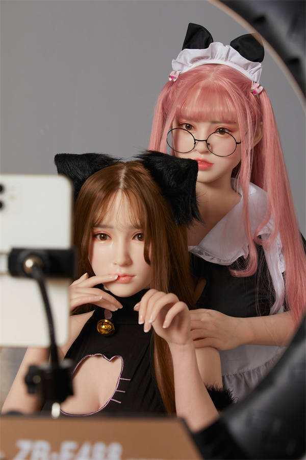 D35024 15 - Utilizzare come riferimento le bambole del sesso reali