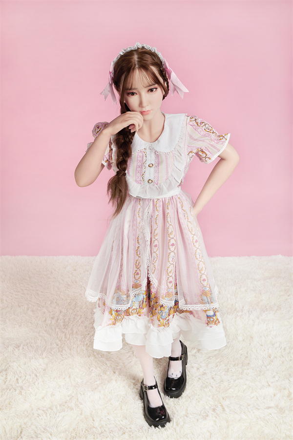 D35024 37 - Incappata in una relazione sessuale con una bambola gonfiabile TPE