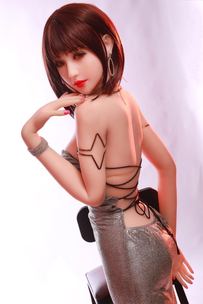 HE3A7964 683x1024 - Di solito metto le bambole sessuali sugli oggetti sospetti